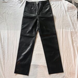 Aritzia Black Straight Leg Women's Jeans